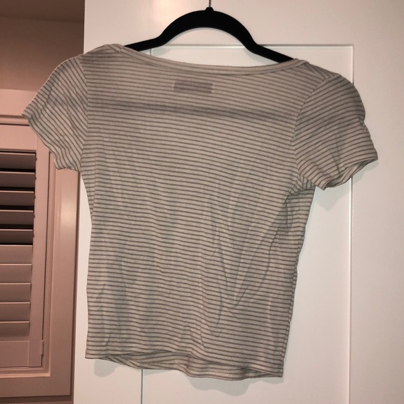 Crop top - Picture 2 of 3